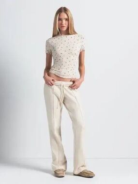 Skims NWT Cotton Jersey T-Shirt With Oatmeal in Heather Holly Print | Size XXS